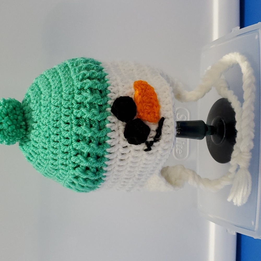 Handmade Crochet Snowman Hat White with Green Size Toddler NWOT